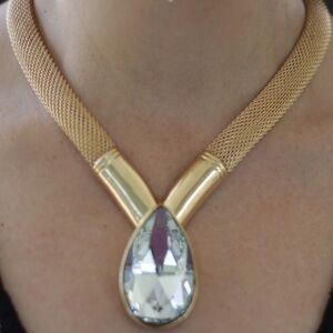 Elegant Gold Necklace with Crystal Pendant